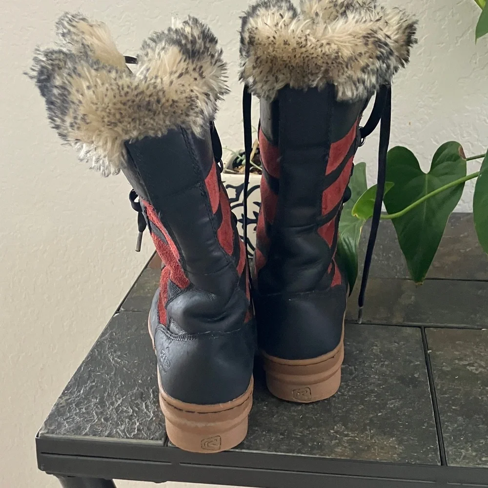 Keen Wapato Black & Red Talk Waterproof Winter Boots Size 7 good used condition
